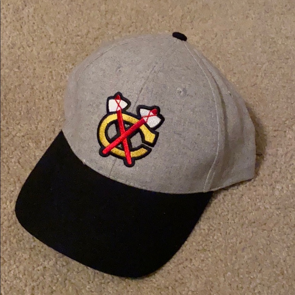 Blackhawks hat